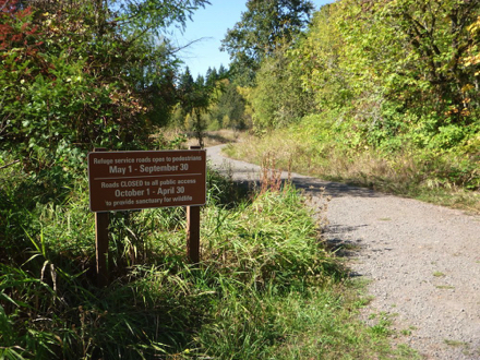 Refuge service road open to pedestrians May 1 - Sept 30 - Road closed to all public access Oct 1 - April  30